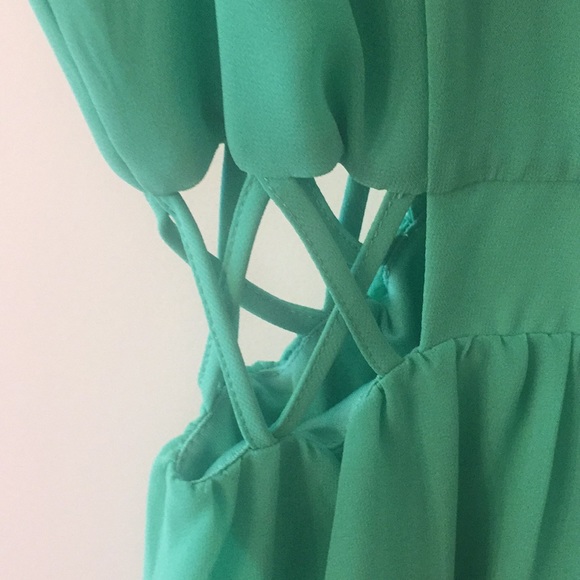 Lush size small dress with criss cross cut out - Picture 5 of 6